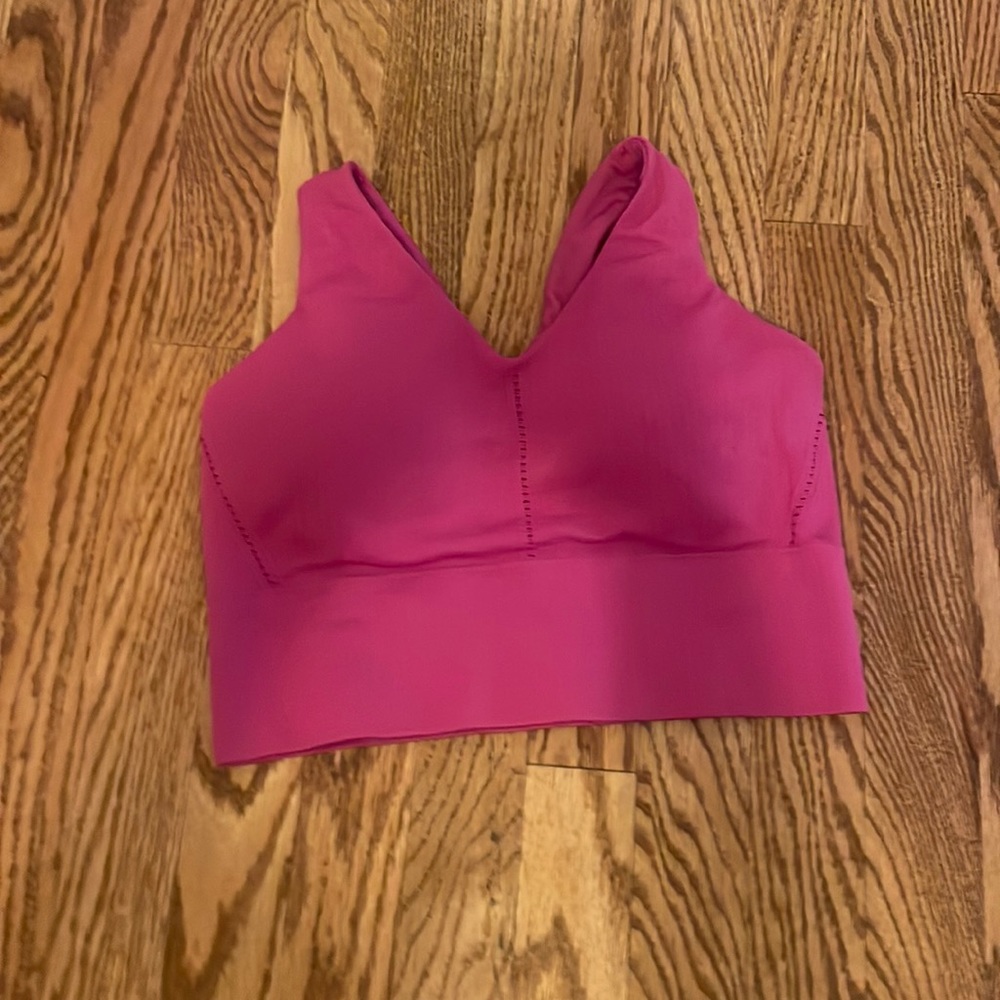 pink sports bra